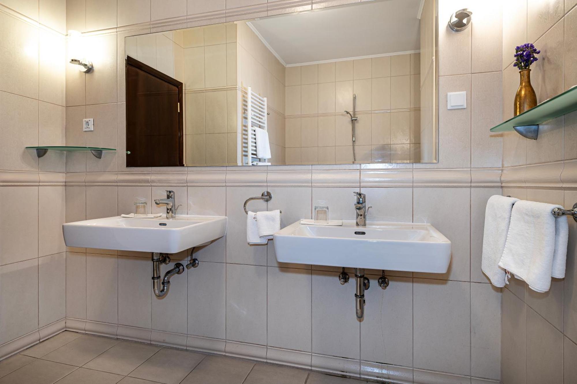 Guest Accommodation Atrium Gulin Лозовац Екстериор снимка