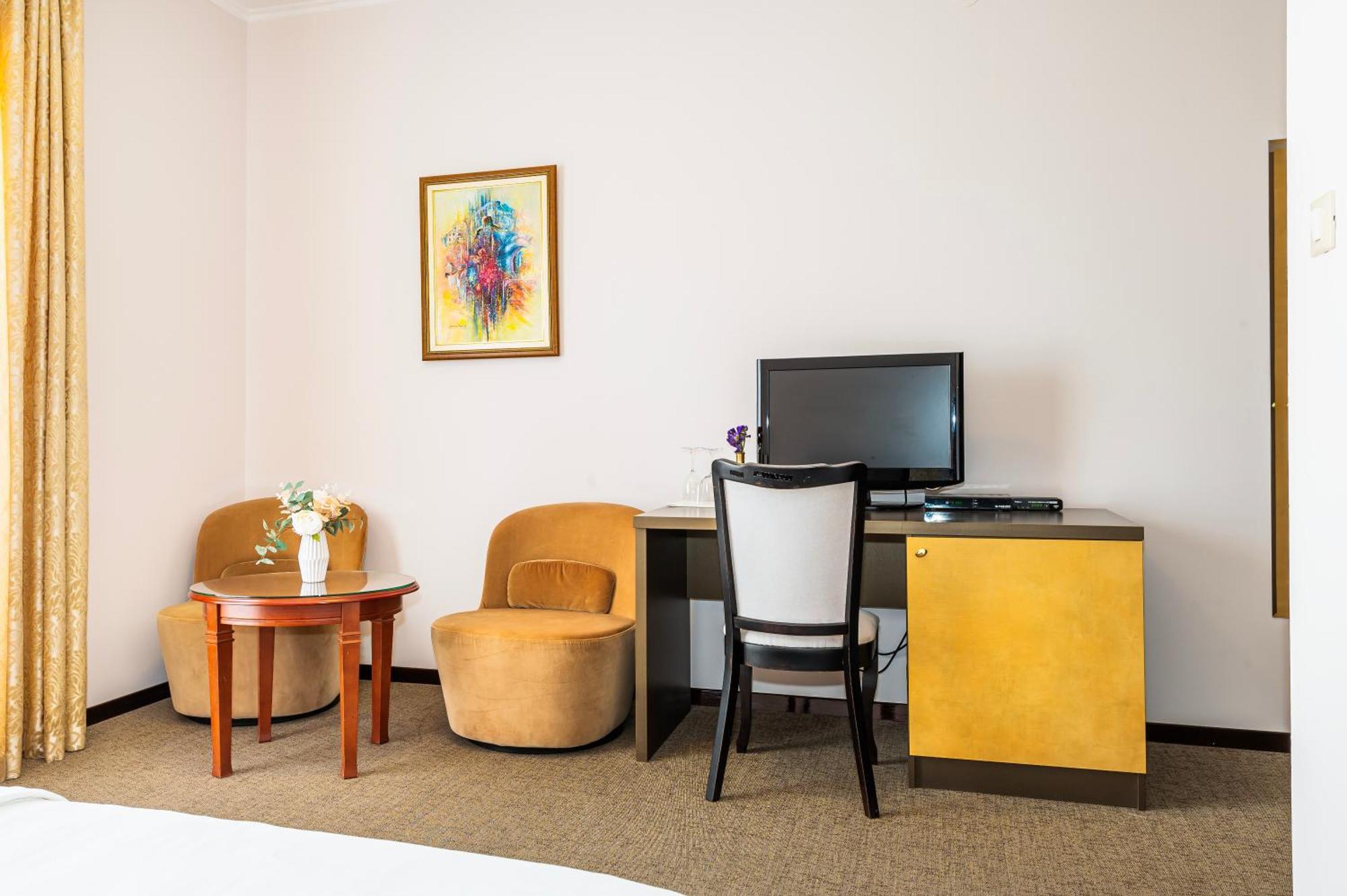 Guest Accommodation Atrium Gulin Лозовац Екстериор снимка