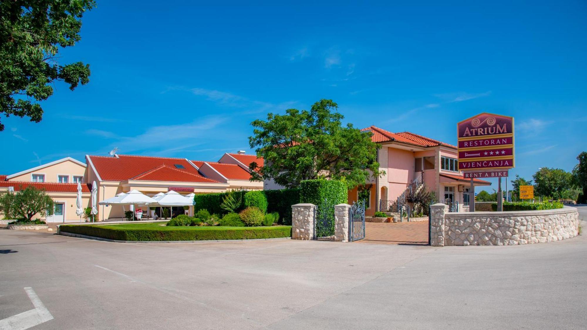Guest Accommodation Atrium Gulin Лозовац Екстериор снимка